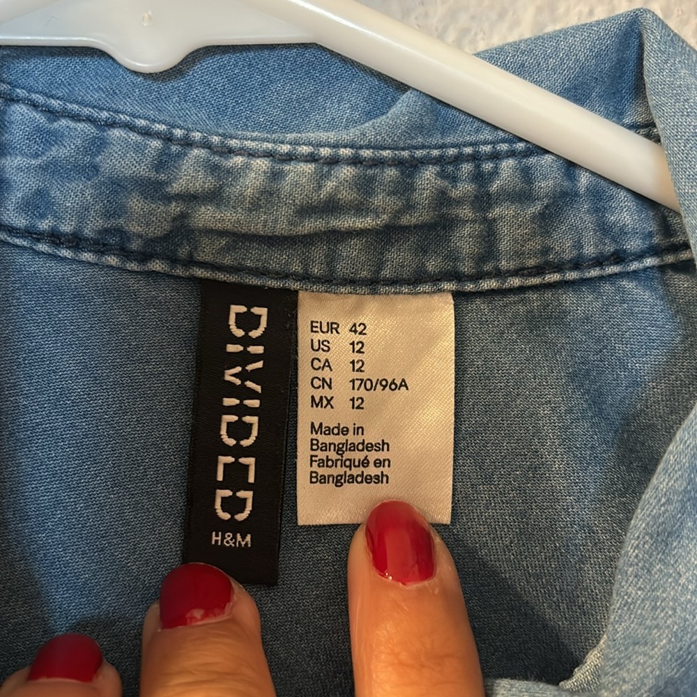 Divided Chambray Button Down Size 12 - image 3